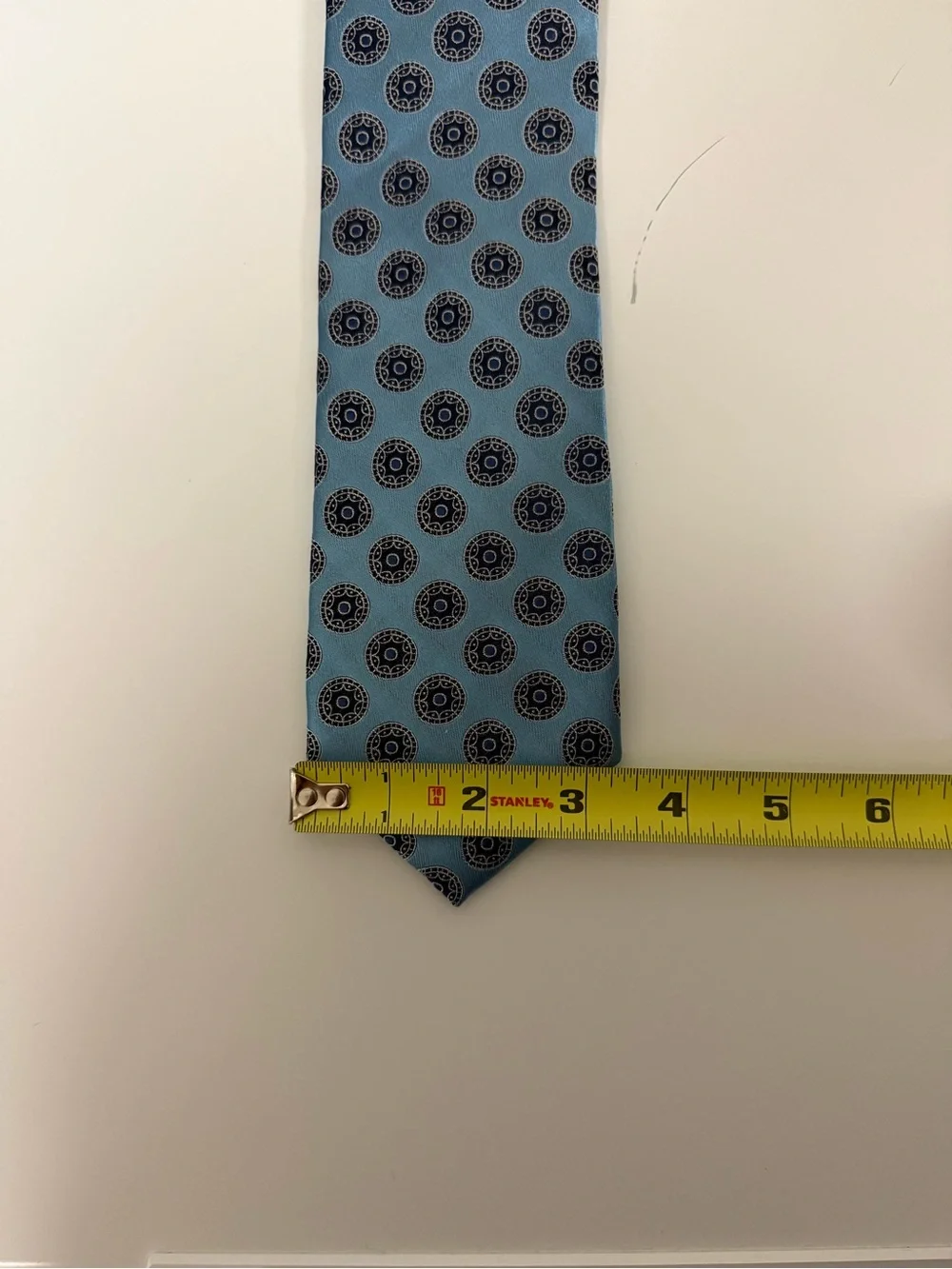 Ted‎ Baker Mens Silk Necktie Light Blue Circle Medallions Polka Dot Lining 58